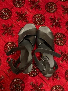 Everlane Black leather  Women's Strappy Ankle-Wrap Sandals